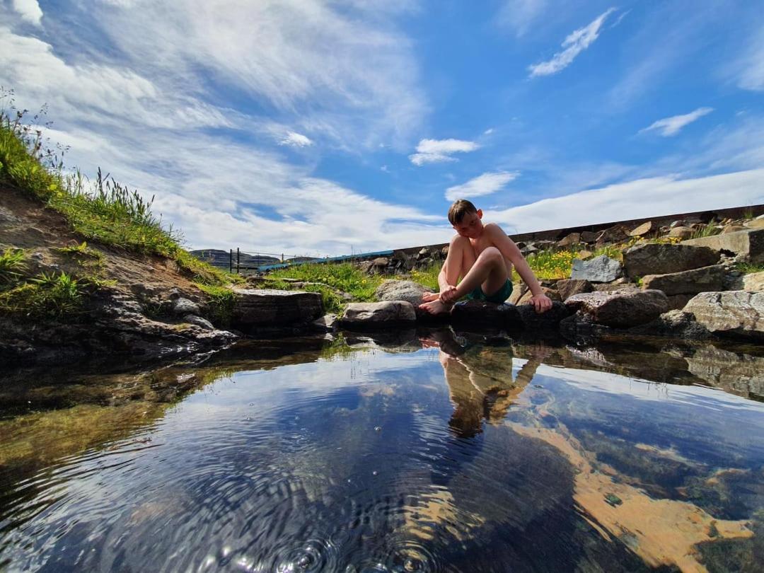 Hotel Laugarholl With Natural Hot Spring Холмавик Екстериор снимка