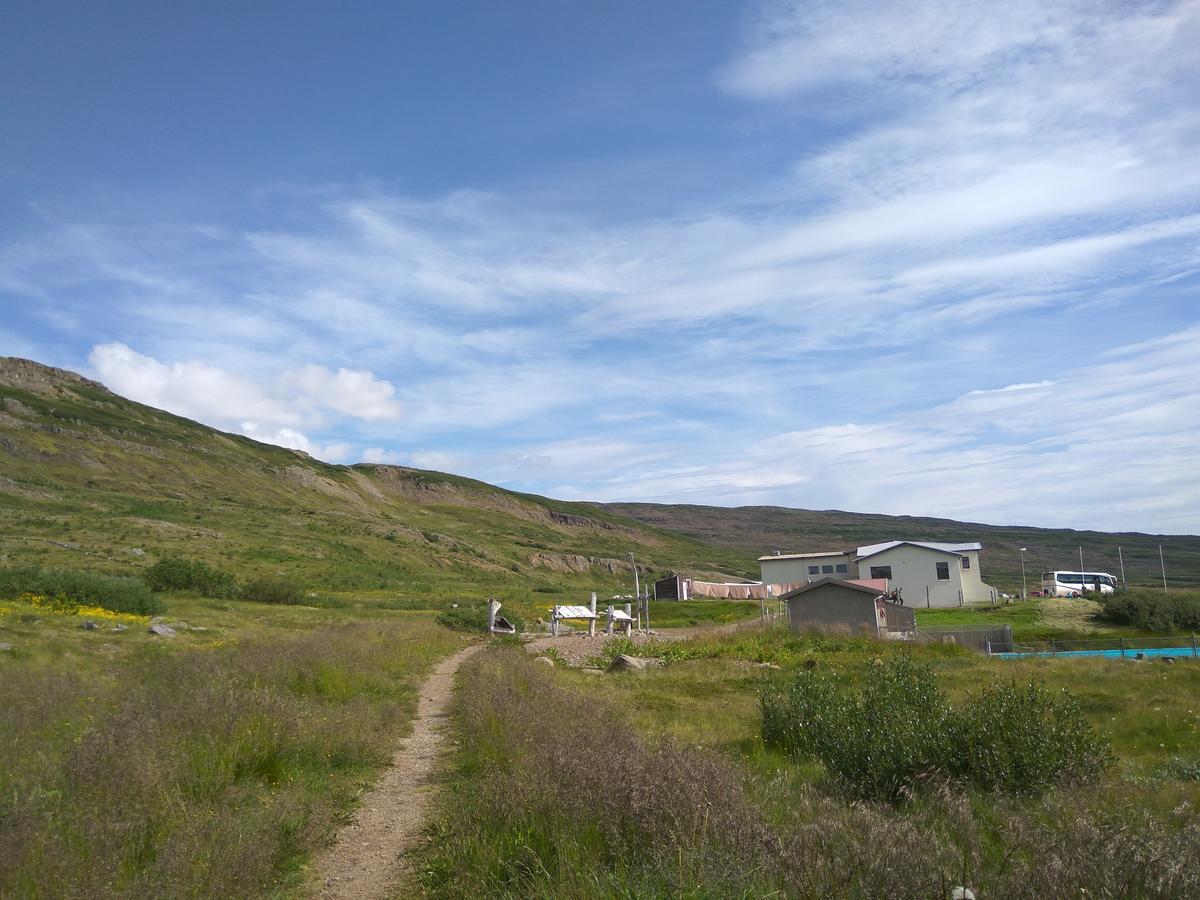 Hotel Laugarholl With Natural Hot Spring Холмавик Екстериор снимка